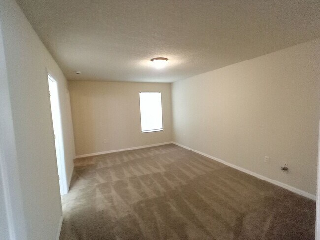 Building Photo - 880Col