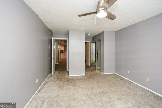 Building Photo - 47 Arbor End