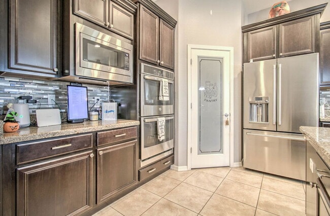 Building Photo - 5316 N 186th Dr