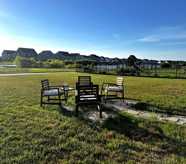 Building Photo - Immaculate 3, Bed, 2.5 Bath Home Minutes from the VA/NC Line