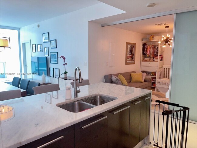 Building Photo - 900 Biscayne Blvd