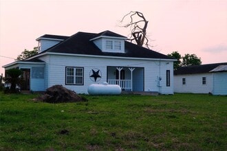 Building Photo - 24206 Longenbaugh Rd