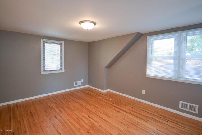 Building Photo - Cape Cod style home - completely updated throughout!