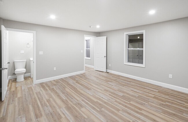 Building Photo - 98 Southville Rd