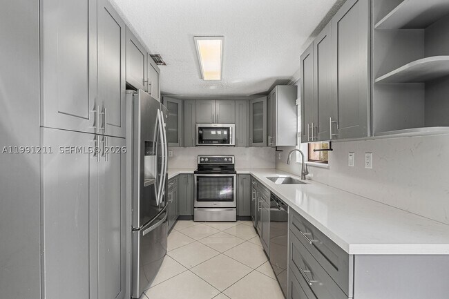Building Photo - 6854 NW 173rd Dr