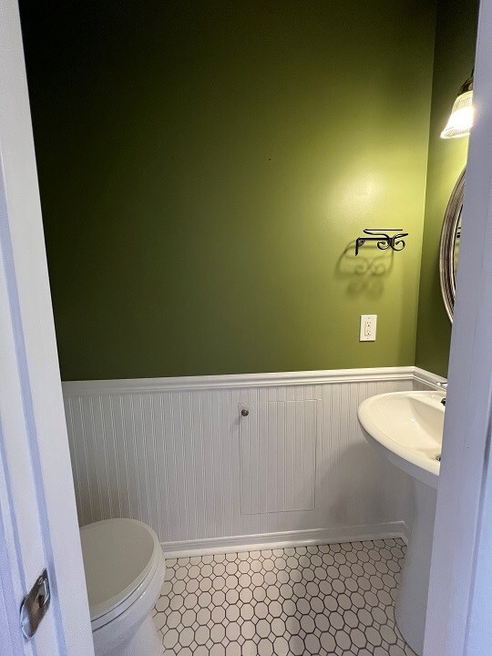Building Photo - 570 Batty Way