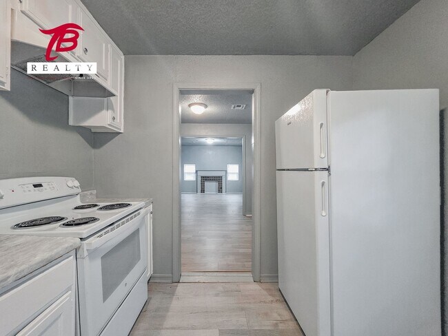 Building Photo - Charming 3 Bed home for lease!