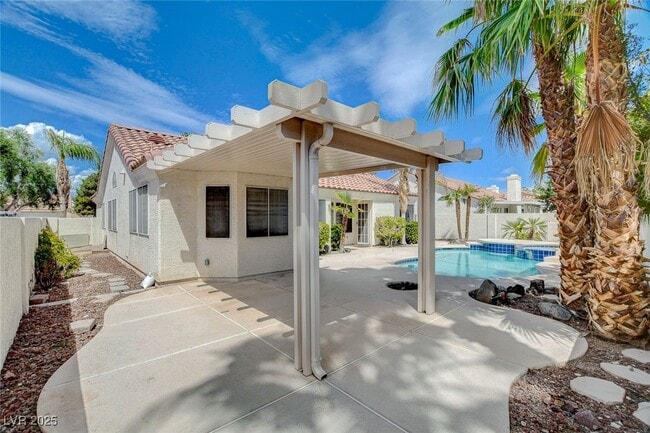 Building Photo - 4432 Crimson Leaf Dr
