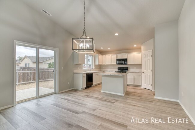 Building Photo - Open Floor Plan | New 4bd, 2bth Home