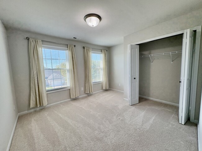 Building Photo - 189 Traverse Dr