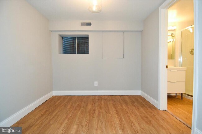 Building Photo - 3402 S Stafford St