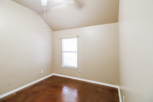 Building Photo - 867 Sierra Brook Ln