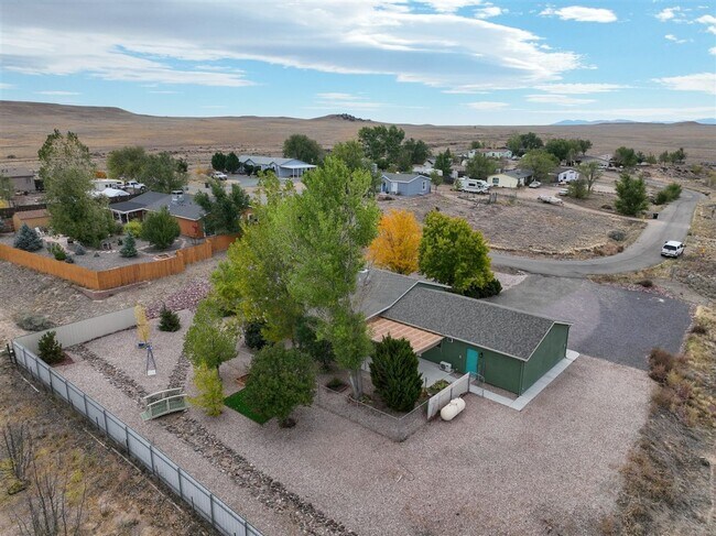 Building Photo - 3 bedroom 2 bathroom ranch style home in C...