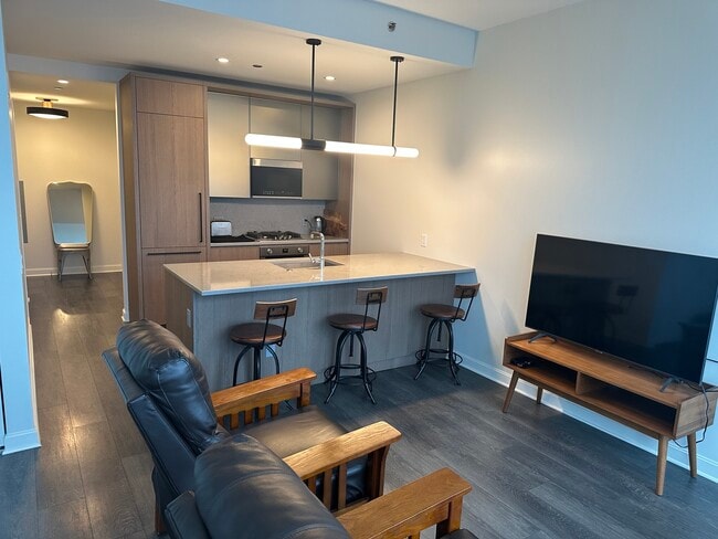 Building Photo - 164 N Peoria St