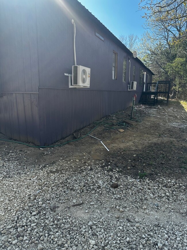 Building Photo - 21 R M Wy