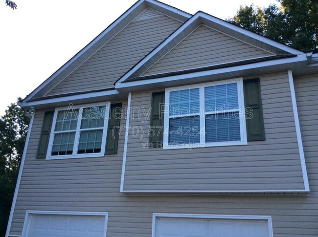 Building Photo - 4015 Yellow Pine Ct