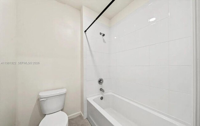 Building Photo - 870 Remington Green Dr SE