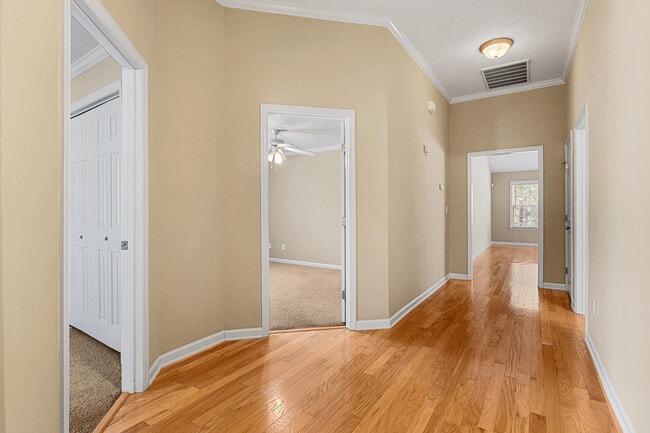 Building Photo - 228 Full Cir Dr