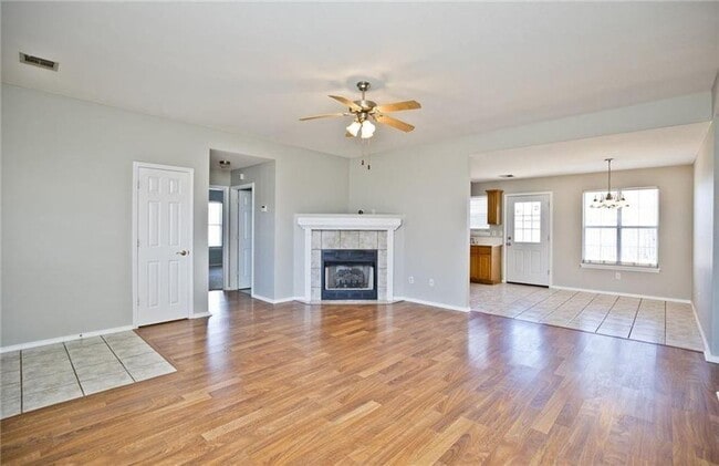 Building Photo - ***520 Walker Street***