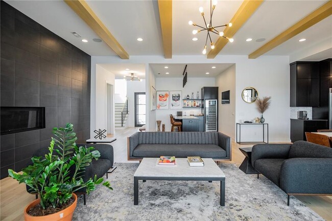 Building Photo - 4205 S Watercrest Dr