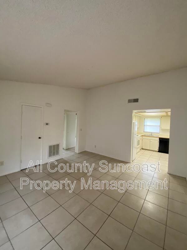 Building Photo - 503 E Curlew Pl