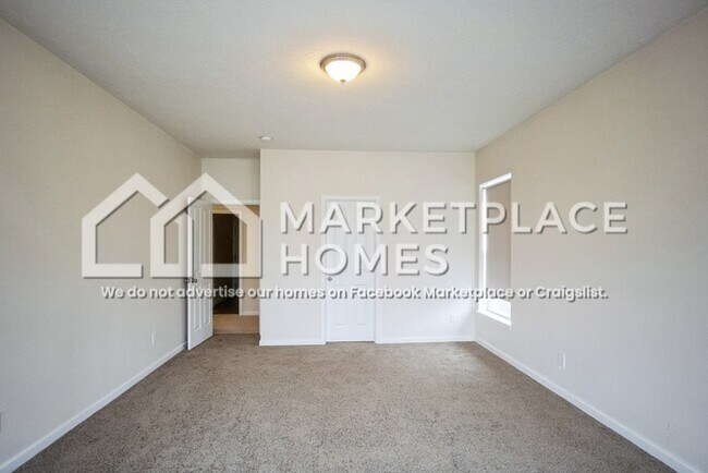 Building Photo - 1347 Hazy Falls Blvd