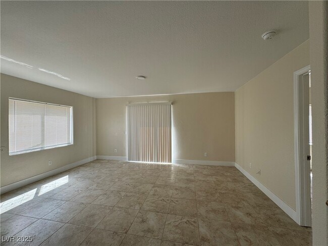Building Photo - 640 E San Lorenzo St