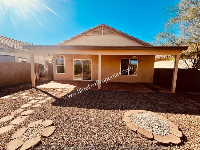 Building Photo - 9744 N Stone Rock Dr