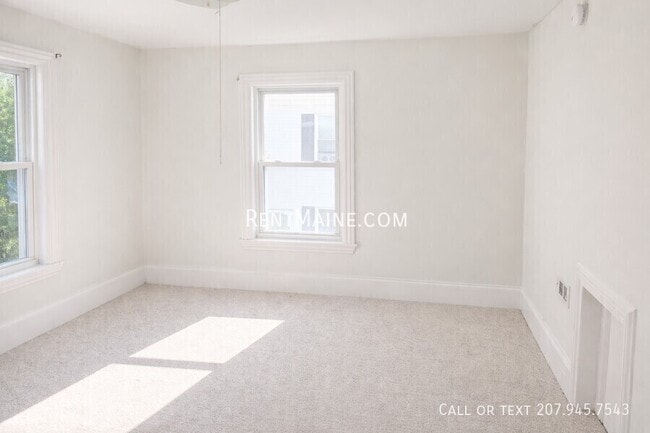 Building Photo - 92 Fling St