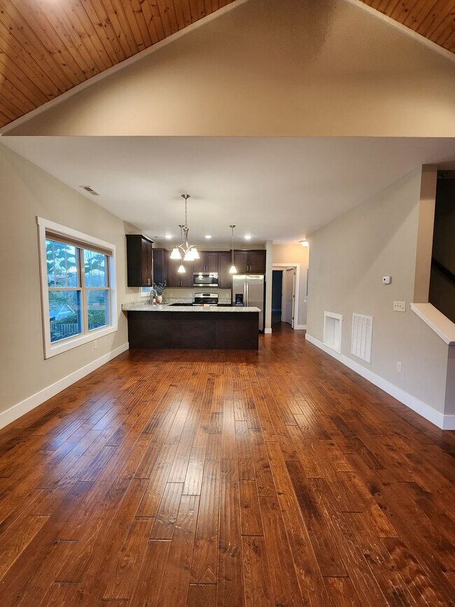 Building Photo - Arden Rental!