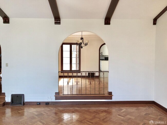 Building Photo - 1537 34th Ave