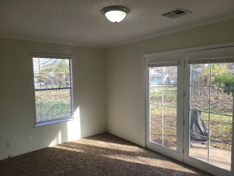 Building Photo - 419 S Javine St