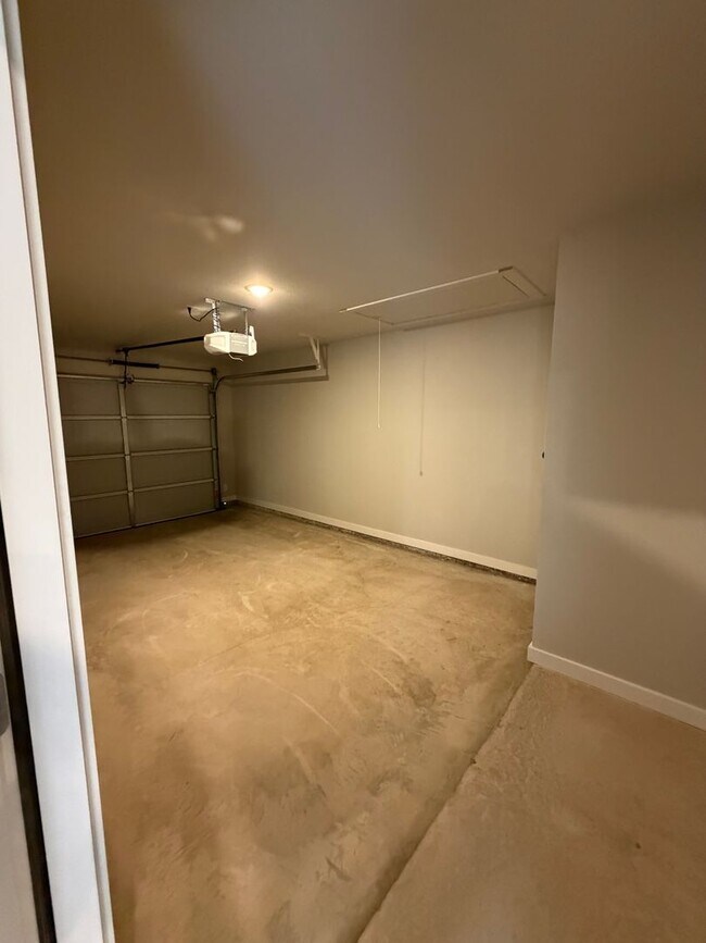 Building Photo - Hampton Hills: Modern Living Minutes from Dyess AFB