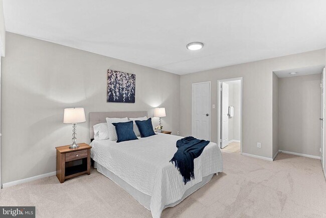 Building Photo - 11808 Breton Ct