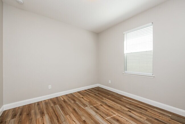 Building Photo - 568 Vista Ridge Dr