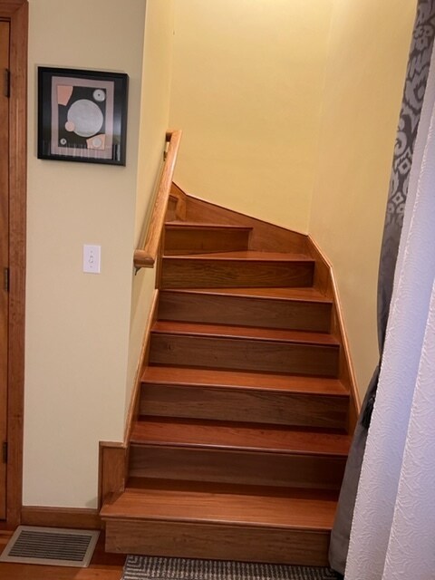 Stairs - 128 Parker St