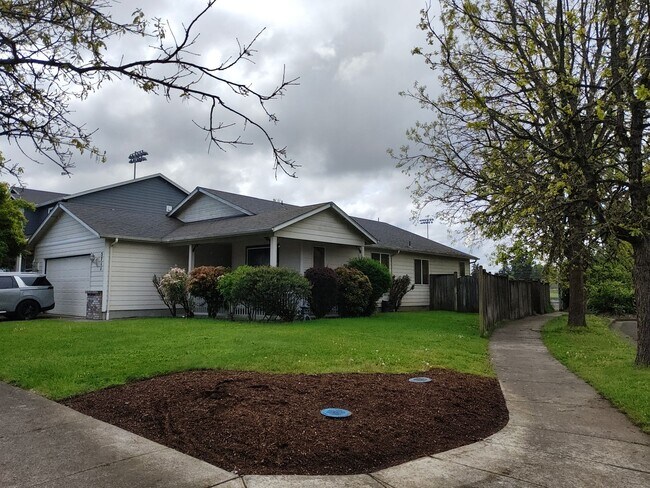 Building Photo - Attractive Santa Clara Home