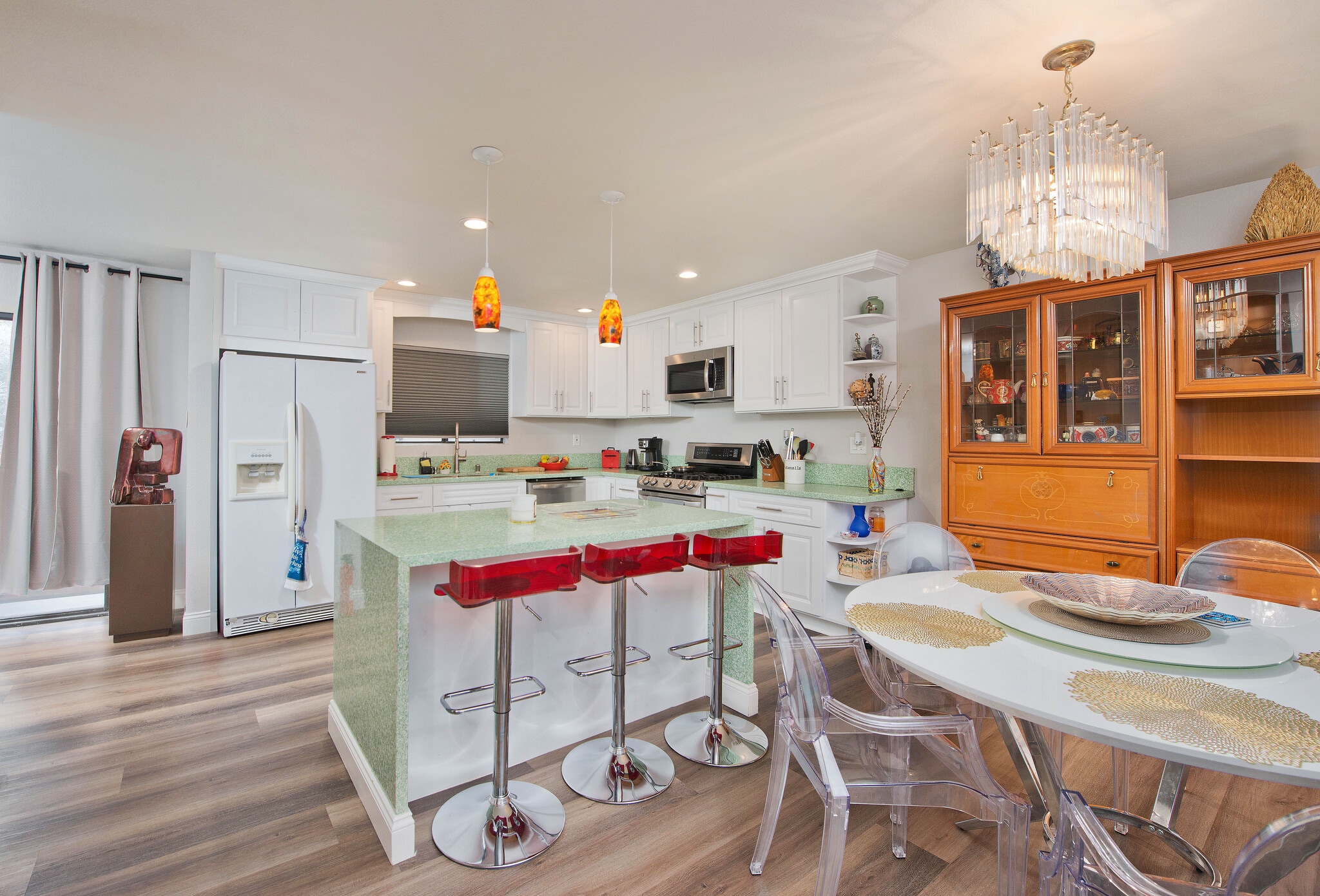 Building Photo - 5711 Owensmouth Ave