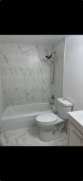 Building Photo - 115 Marengo Ave