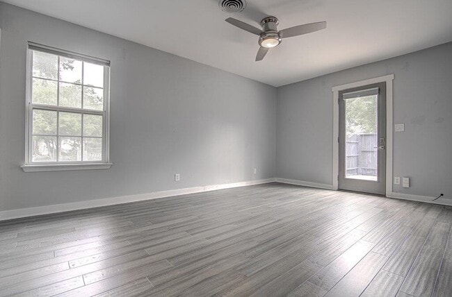 Building Photo - 1311 Westmoor Dr