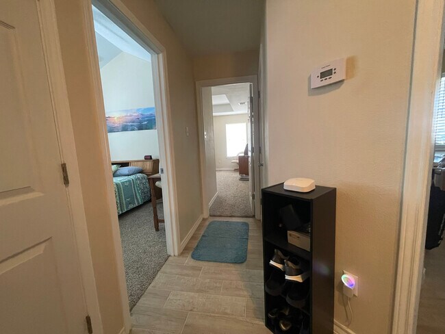 Building Photo - 13954 Seafarer Dr