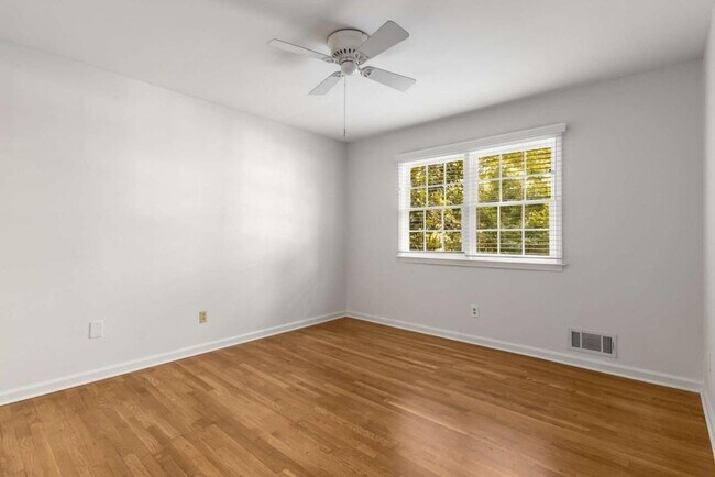 Building Photo - 1620 Brawley Way NE