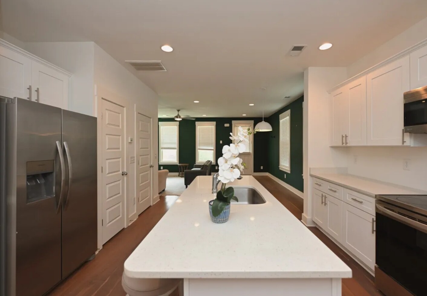 Building Photo - 422 Creative Way