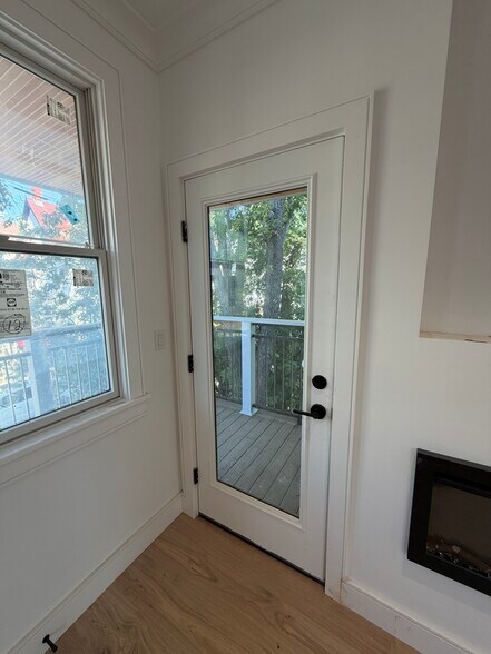 Building Photo - 5 Thurston St