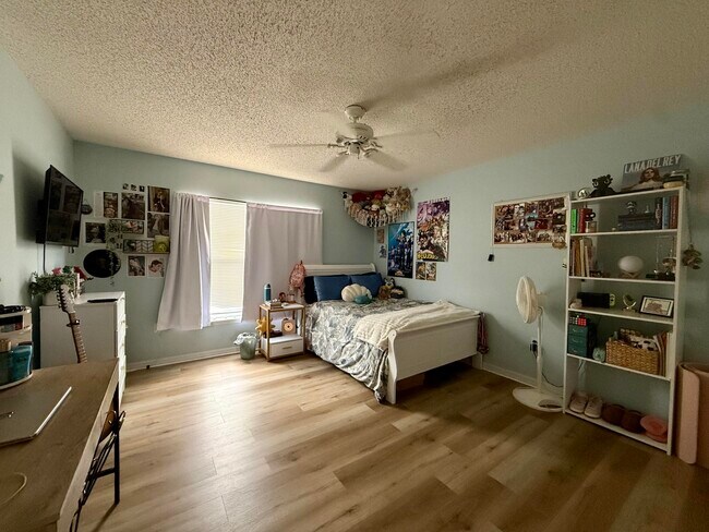 Building Photo - 101 SW Fairview Ave