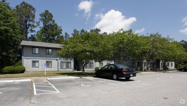 Building Photo - Heritage Acres