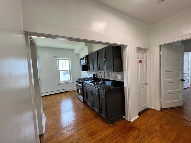 Building Photo - 58 Standish St