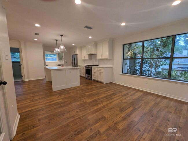 Building Photo - 507 Patlynn Dr