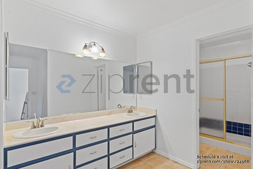 Building Photo - 7472 Tulare Hill Ln