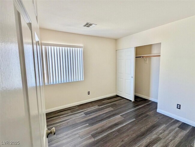 Building Photo - 1232 Swanbrooke Dr